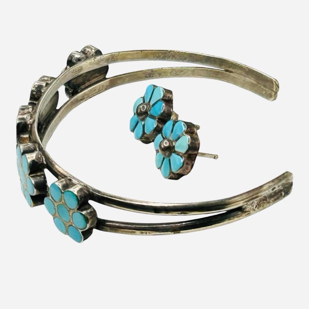 Zuni Dishta Family Sterling Turquoise Flower Bracelet Earring Set - Picture 6 of 13